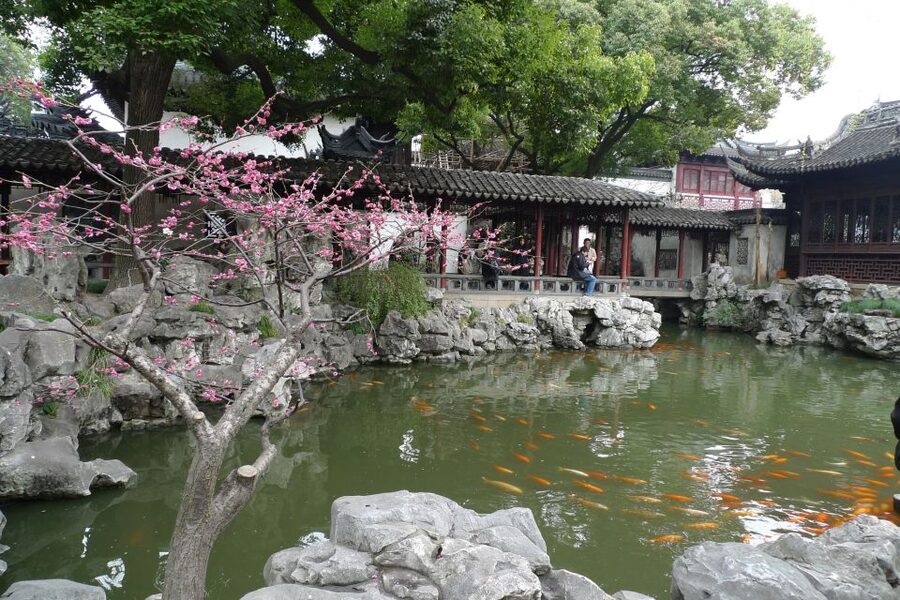 Shanghai: 3-Hour Old Shanghai City Tour - Old Town bazaars and street corners, where daily life is the main attraction