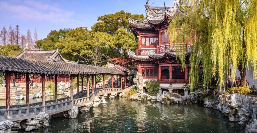 Shanghai: 4-Hour Guided City Highlights Tour - Getting picked up and set for a 4-hour Shanghai sprint