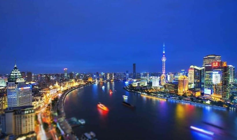 Shanghai By Night: Amazing River Cruise and Hot Pot Dinning - Your Tour Guides: English Support and Real Professional Flow