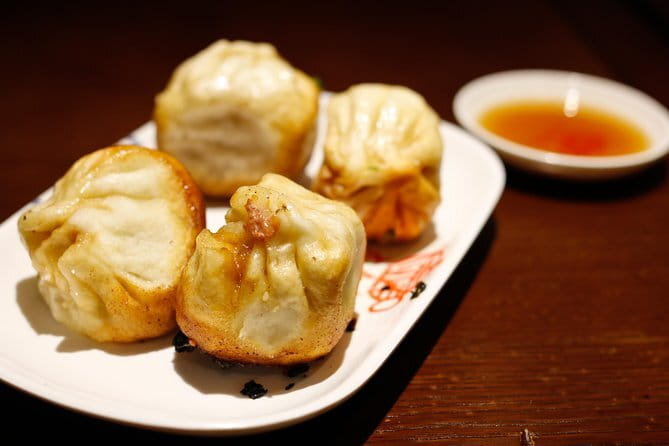 Shanghai by Night with Fine Local Dinner and VIP River Cruise Experiences - VIP Huangpu River Cruise by the Bund: the main show
