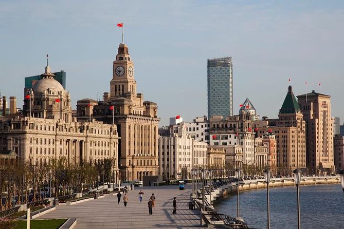 Shanghai Downtown Hotel to Baoshan Cruise Port:Private with Meet & Greet service - A roomy, air-conditioned minivan built for luggage