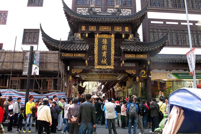 Shanghai Evening Tour: Huangpu River Cruise and Street Food - How the 4-hour flow works: meeting point, pickup, and keeping it simple
