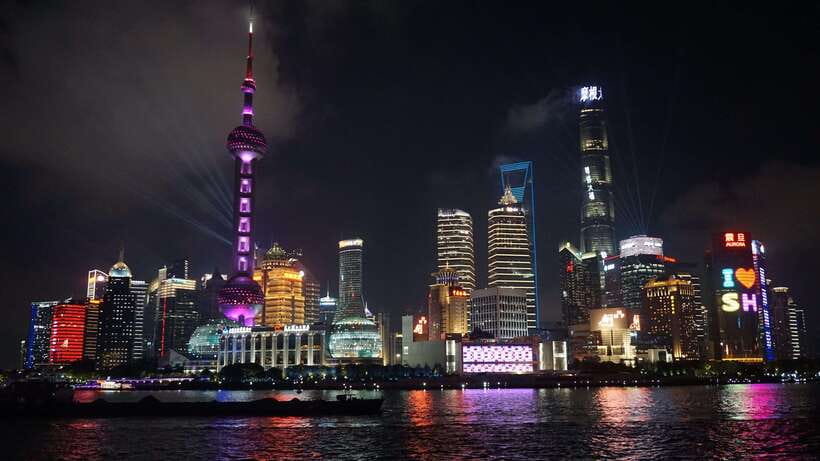 Shanghai Evening Tour: VIP Huangpu River Cruise&City lights - The Night Shift to Yu Garden Bazaar: Architecture and Street-Level Shanghai