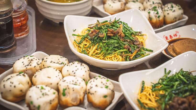 Shanghai: Evening Walking Food Tour - Meeting at Jiashan Road Exit 5: How to Start Without Stress
