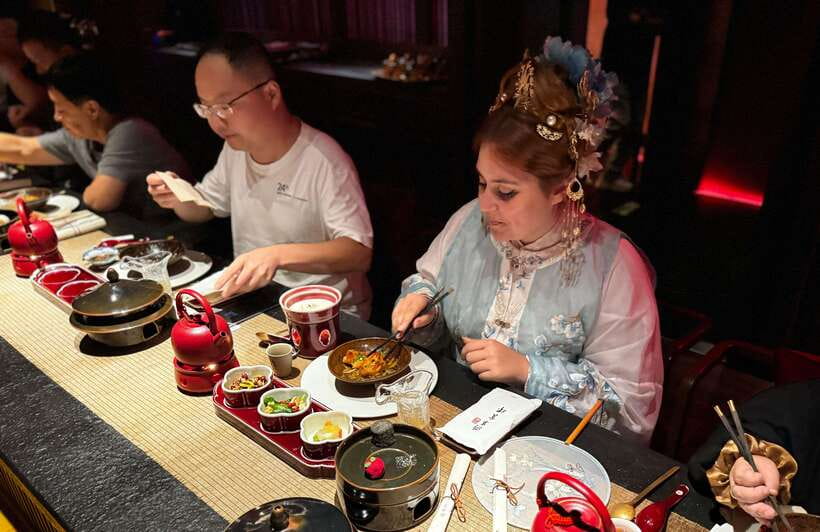 Shanghai Guided Royal Banquet Photo (Incl) with Massage Opt - Costume and makeup: the easiest way to make this experience feel real