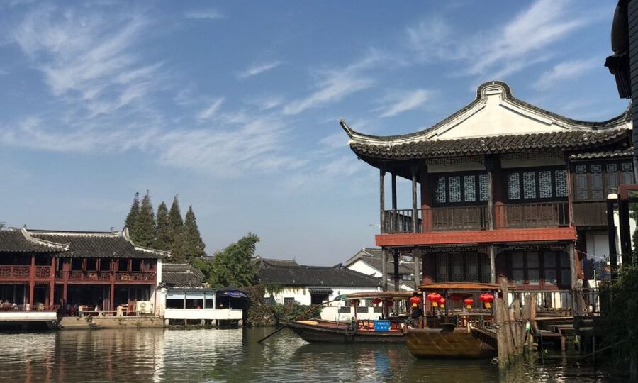 Shanghai Highlights and Zhujiajiao Water Town Private Tour - Yu Yuan Garden and City God Temple Area: Ming and Qing Details Up Close