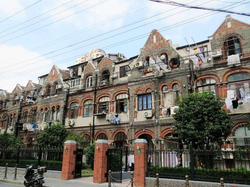 Shanghai: Jewish Ghetto and Shanghai Bund Private Tour - Private pickup and a tight 3-hour route