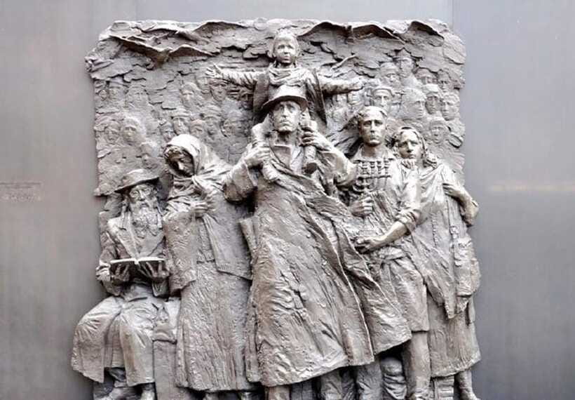 Shanghai: Jewish Ghetto and Shanghai Bund Private Tour - The old Jewish park and everyday local life