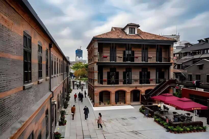 Shanghai: Jewish Ghetto and Shanghai Bund Private Tour - Ohel Moishe Synagogue and the Jewish Refugees Museum