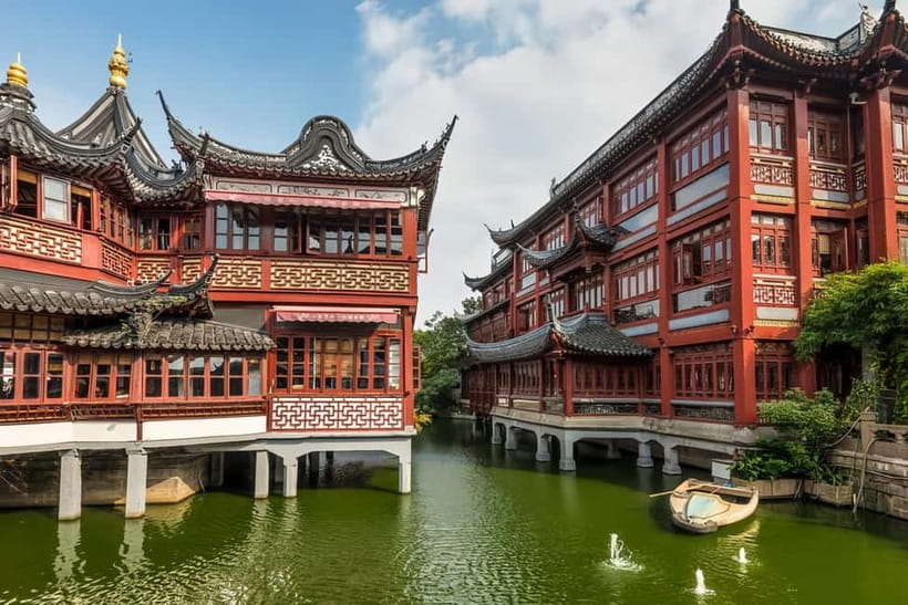 Shanghai: Jing'an Temple, Yu Garden, and Bazaar Private Tour - City God Temple area bazaar, snacks, and small keepsakes
