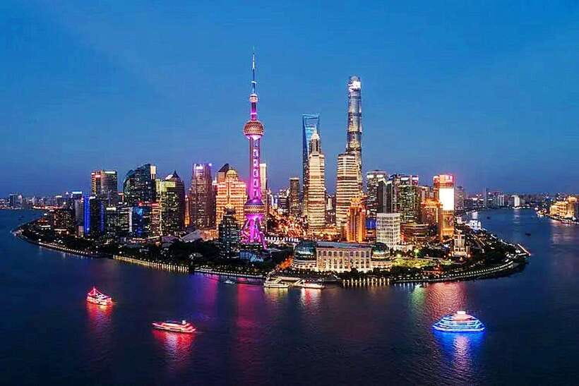 Shanghai Night River Cruise VIP Seat with Authentic Dinner - From Pickup to the Bund, the Night Starts With a Plan