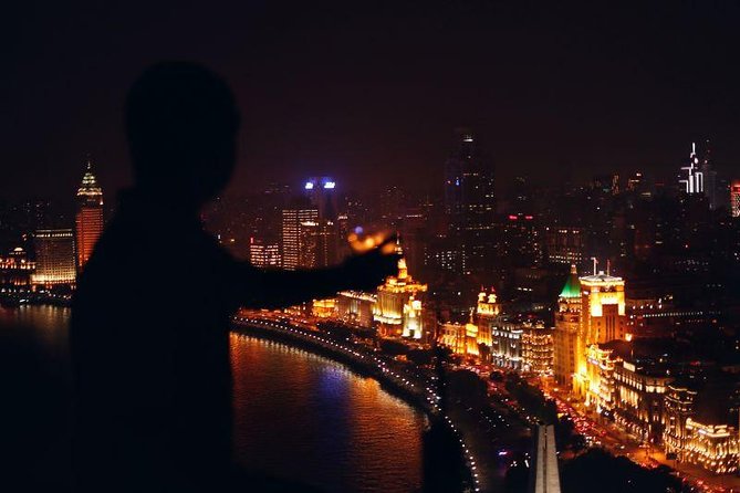 Shanghai Nightlife: Bars in The Bund and Old French Concession - Vue Bar on The Bund, rooftop drinks with real skyline payoff