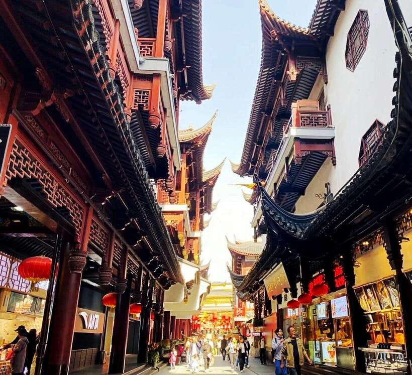 Shanghai One Day City Private Tour by German-Speaking Guide - Yu Garden, a 500-Year Courtyard World in the City