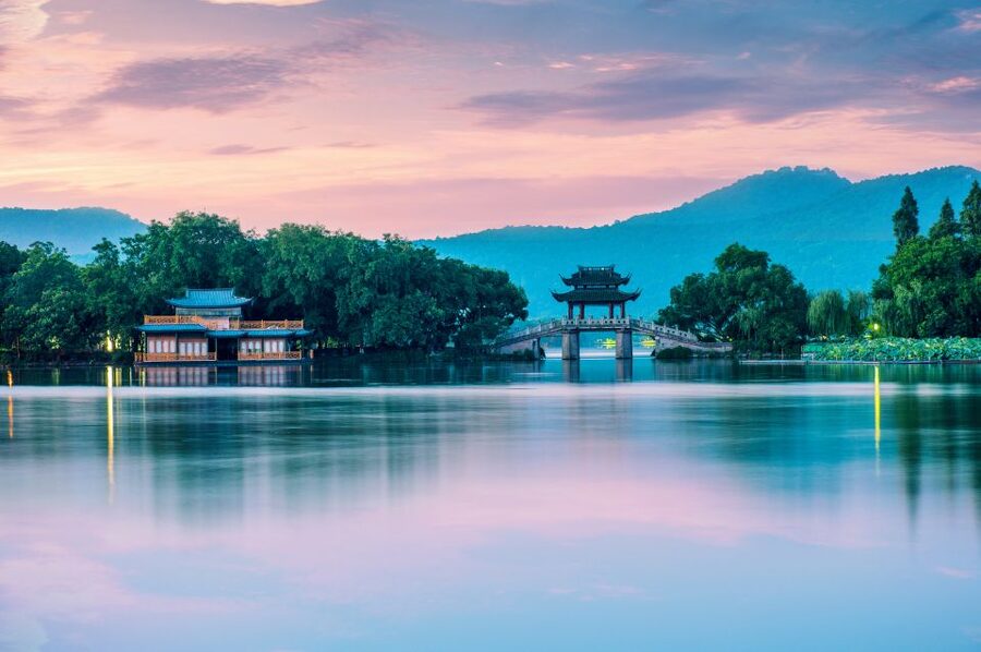 Shanghai: Private Guided Tour to Hangzhou by Bullet Train - Price and Value: Is $314 Per Person Fair?