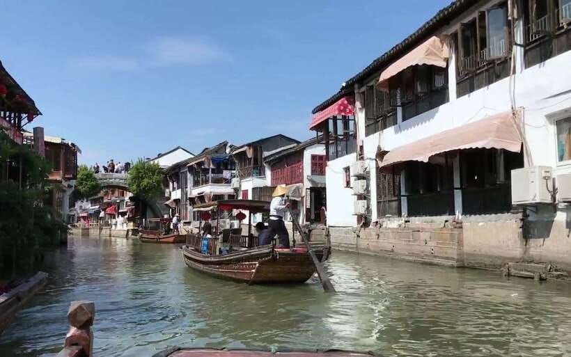 Shanghai: Private Shanghai & Zhujiajiao Tour with Lunch - The Included Boat Ride, and How to Get Better Photos