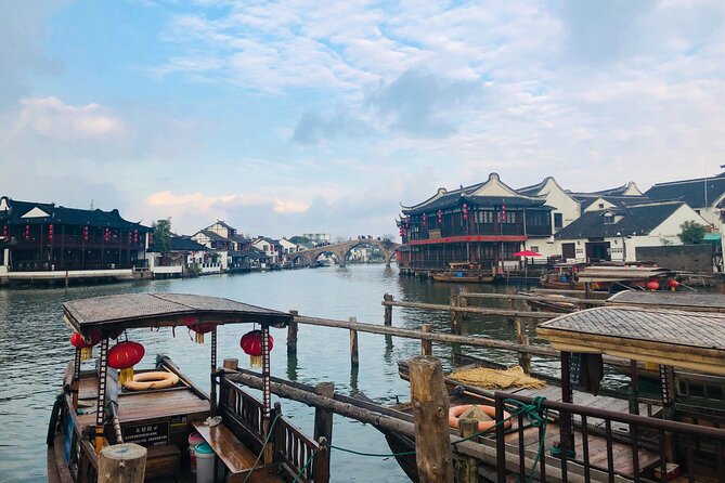 Shanghai Private Tour: Zhujiajiao Water Town and Boat Ride - Lunch or early dinner: when food becomes part of the plan
