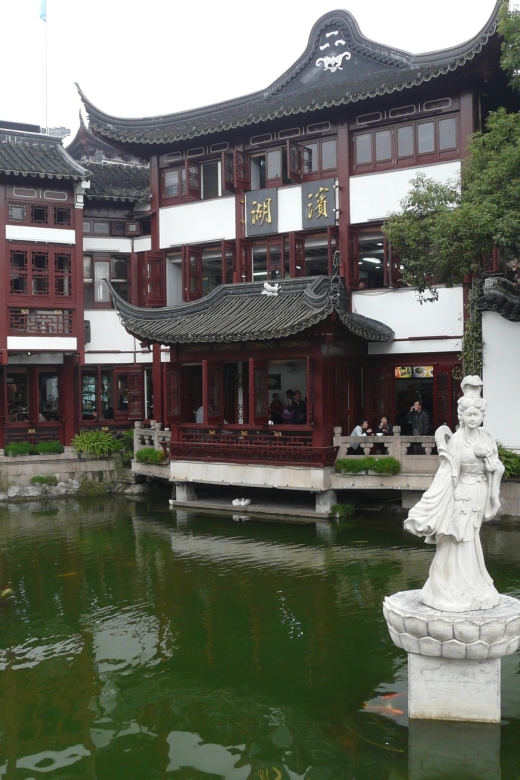 Shanghai: Private Walking Tour with a Local - Price and value: what $35 buys you in a big city