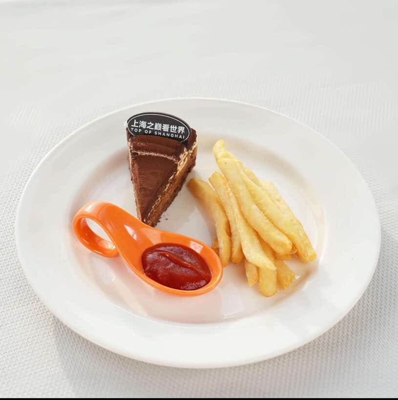 Shanghai Tower: Lunch or Dinner on the 119th Floor - Who should book this, and who might skip it