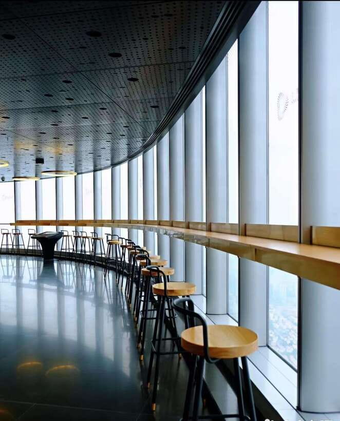 Shanghai Tower: Lunch or Dinner on the 119th Floor - Quick decision: should you book Shanghai Tower lunch or dinner?