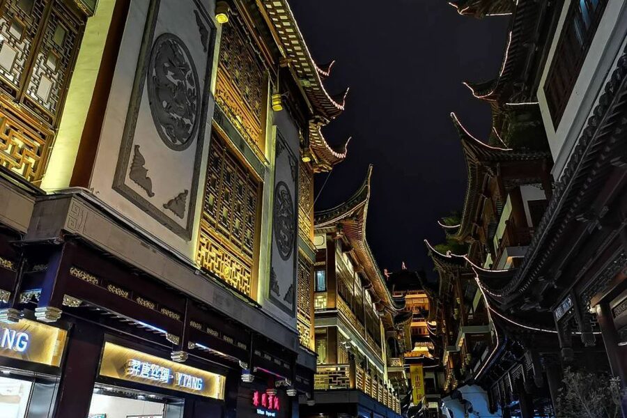 Shanghai: Yu Garden and City God Temple Walking Tour - Tea tasting: a high-end break that helps the day click