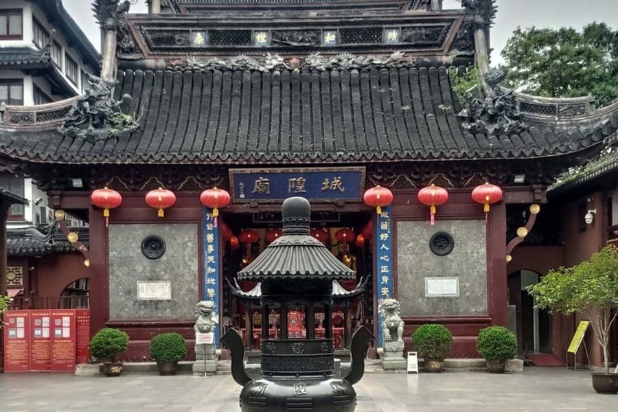 Shanghai: Yu Garden and City God Temple Walking Tour - How 3 hours works in real life (and why the pacing matters)