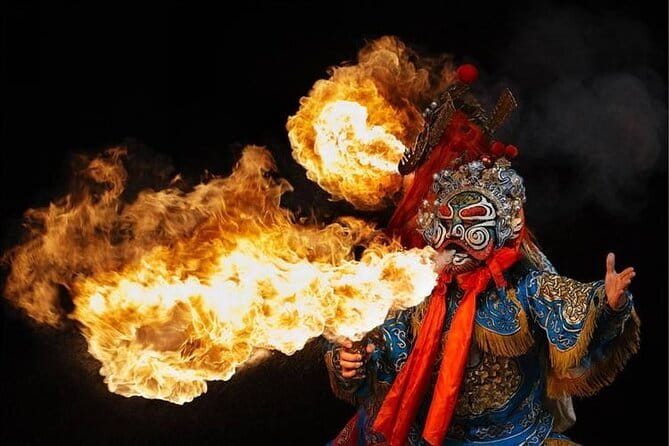 Sichuan Opera with face-changing at Sichuan opera theater - Dress up like the actors: fun add-on, plus a photo memory