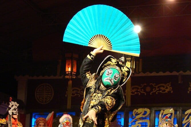 Sichuan Opera with face-changing at Sichuan opera theater - Timing and what to do before the 8:00 pm start