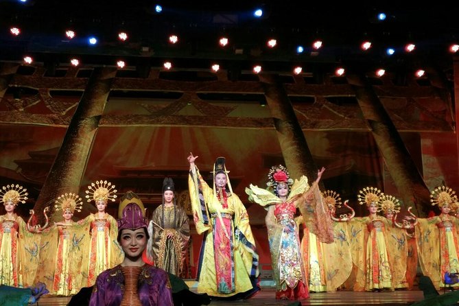 Skip the Line: Sichuan Opera Chengdu Ticket - English Subtitles on Big Screens: Turning Spectacle Into Story