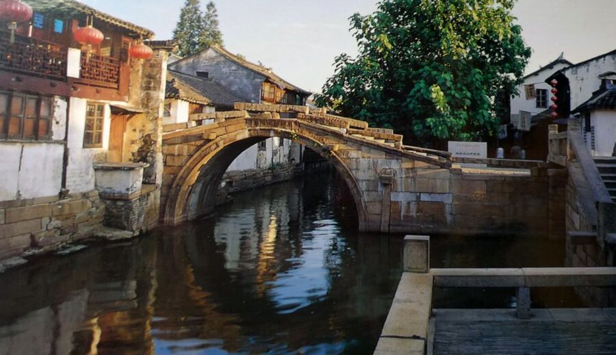 Su Zhou and Zhou Zhuang Water Village Day Tour - The Chinese sampan ride: the slow moment that makes the day click