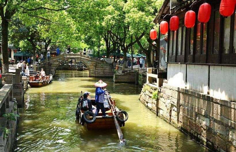 Suzhou and Tongli Water Town Private Day Trip from Shanghai - Tongli Water Town: Ming and Qing lanes, craft markets, and canal calm