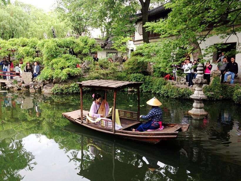 Suzhou and Zhujiajiao Private Guided Day Trip from Shanghai - The gondola ride on Zhujiajiao’s ancient canals
