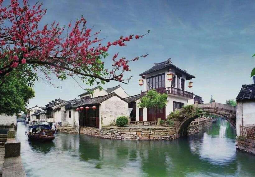Suzhouand Zhouzhuang Private Guided Day Trip from Shanghai - Zhouzhuang Water Town: ancient streets, markets, and old residences