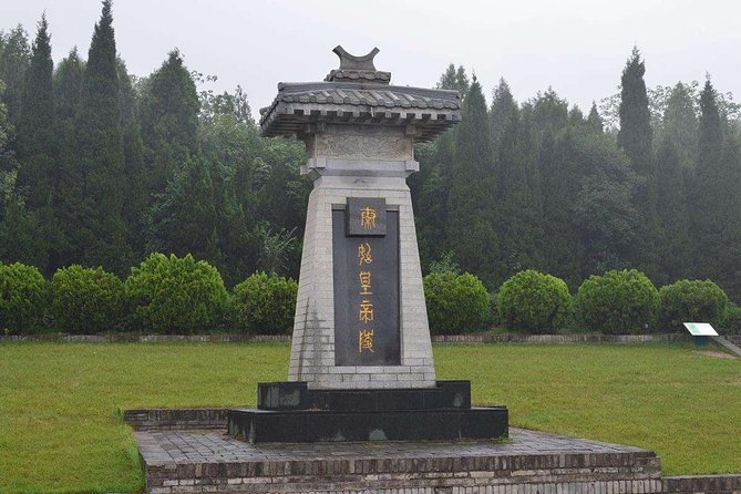 Terra-Cotta Warriors & Horses Essential Full Day Tour from Xi'an - The tour rhythm: how the 9 hours usually feel