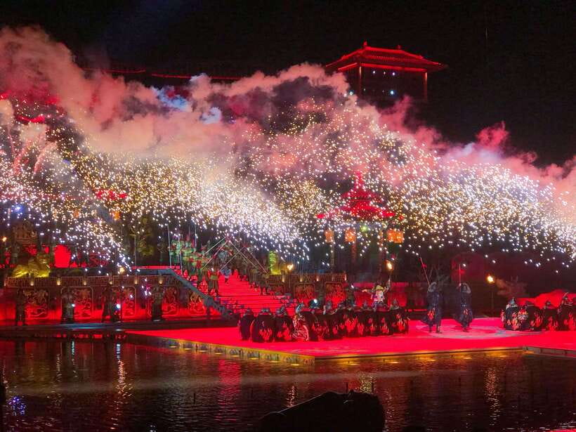 Terracotta Army, Huaqing Palace & Song of Everlasting Sorrow - A strong Xian day: Warriors, a Tang palace, and a night poem