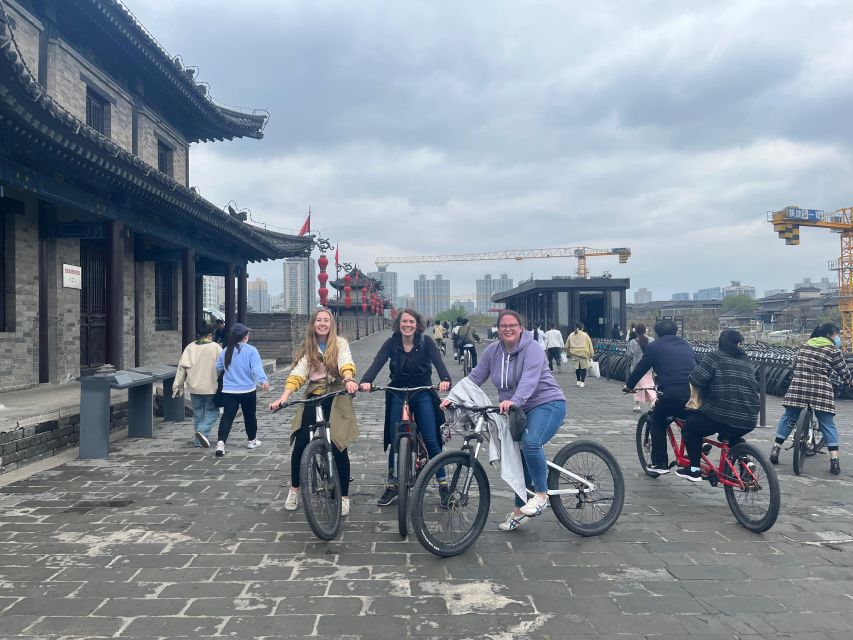 Terracotta Warriors And Xi’An DowntownTour - Guide Quality You Can Feel Quickly (Anna, Tomas, and Eva)