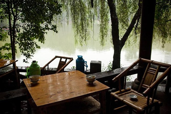 Ticket reservation for Chengdu Giant Panda Breeding Base - Staying flexible: 2 to 8 hours on a huge site