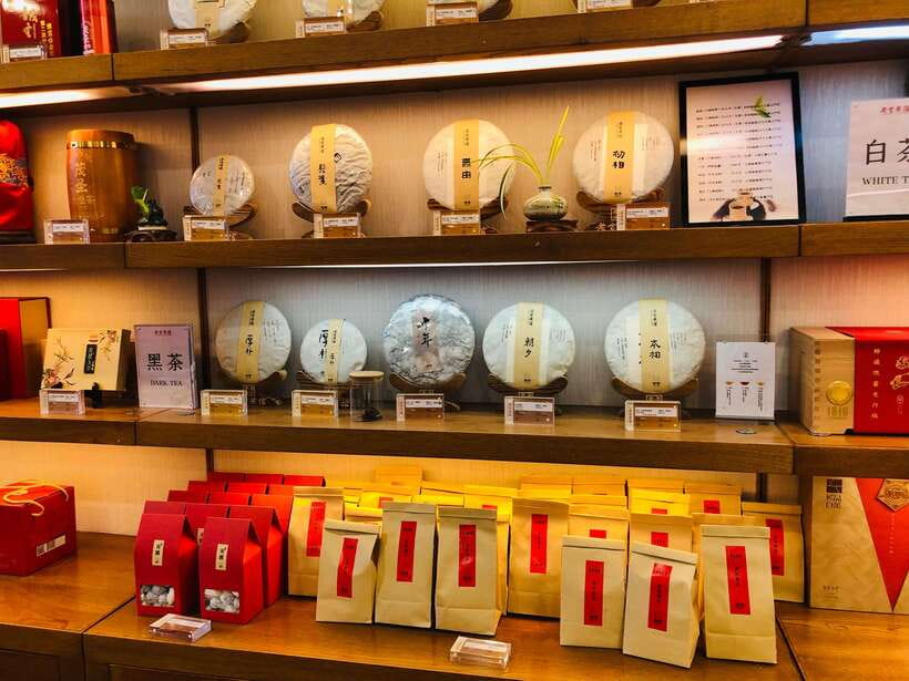 Traditional Chinese Tea Ceremony Experience - If Calligraphy Shows Up, It Can Be the Fun Bonus