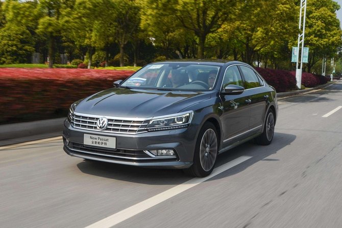 Transfer From City to Shanghai Pudong Airport （English Driver） - A Straight Shot From Downtown Shanghai to Pudong Airport
