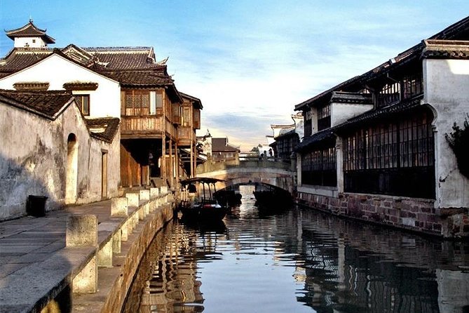 Wuzhen Water Town Private Day Tour from Hangzhou - Hongyuan indigo dye house: the science and craft behind blue printed calico