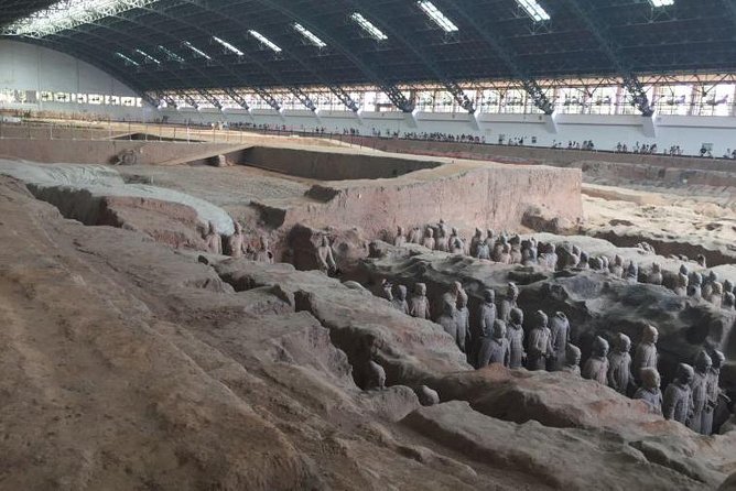 Xi'an 1-Day Coach Tour of Terracotta Army - Tang Dynasty Show: Music, Dance, and Costumes as a Night-Style Experience