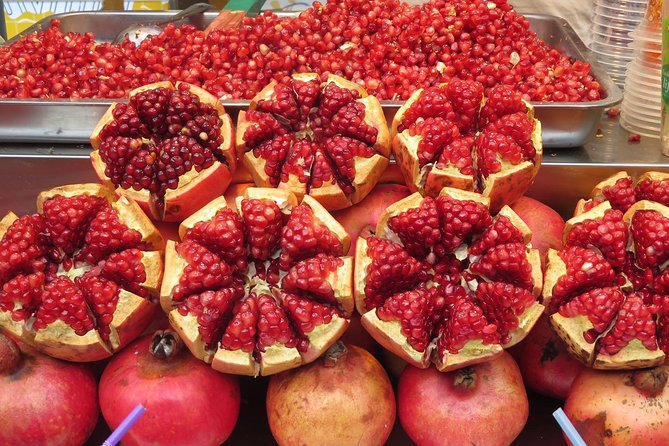 Xi'an Authentic Food Tour with Local Beverages - A fast, landmark-led Xi’an food route