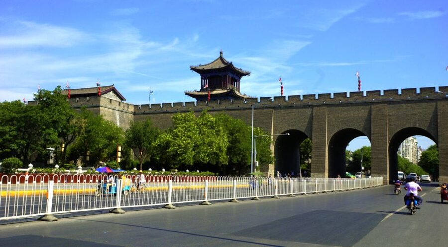 Xi'an City Wall Private Guided Tour with Cycling Option - What the Guide Adds: Wendy and Summer’s Kind of Help