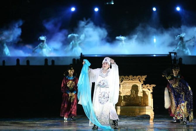 Xi'an Day Tour Terracotta Warriors and Song of Everlasting Sorrow - What the show experience feels like in the evening