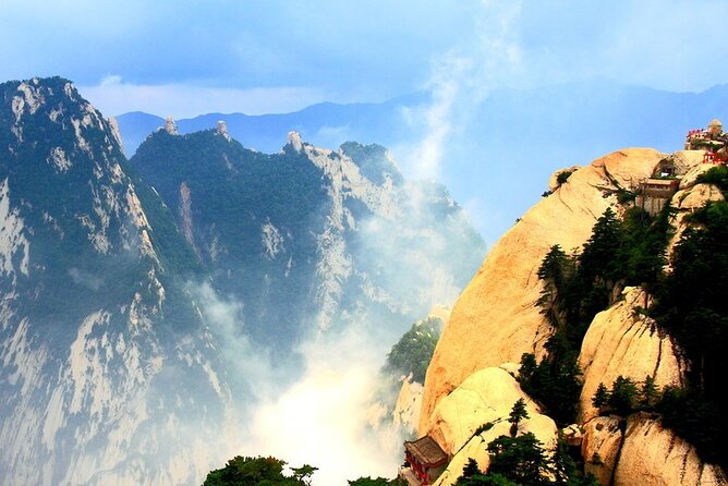 Xi'an Huashan Mountain Adventure Day Tour - Temples, sculptures, and the mix of Buddhist and Taoist stops