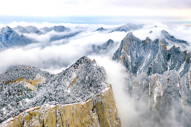 Xi'an Huashan Mountain Adventure Day Tour - Gold Lock Pass: the signature stop you should not skip