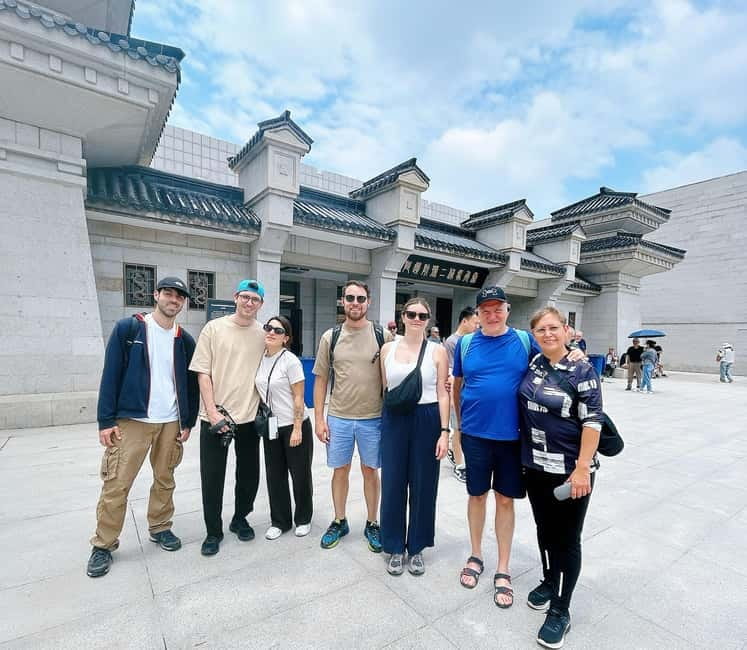 Xi'an in A Day: Terracotta Army+City Highlights+Family Lunch - The Best Part for Many People: Lunch in a Village Home