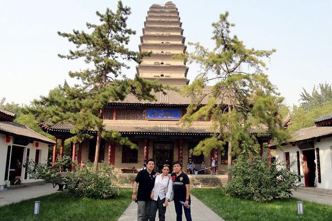 Xi'an Private Full-Day Tour with Terracotta Warriors, City Wall - Food and Comfort: The Lunch Setup and What It Means for Your Day