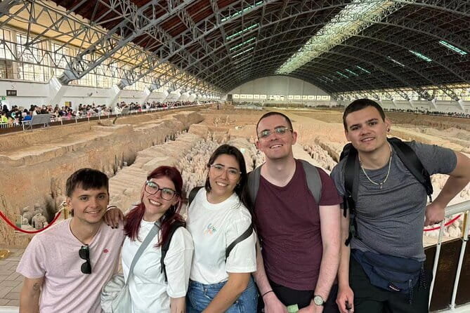 Xi'an: Terracotta Army, Big Goose Pagoda & City Wall Private Tour - Getting to the Terracotta Warriors museum first