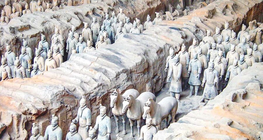 Xi'an: Terracotta Army, Lunch, City Wall, Pagoda, Bazaar - Muslim Quarter: A Strong Finish for Food, Souvenirs, and Night Views