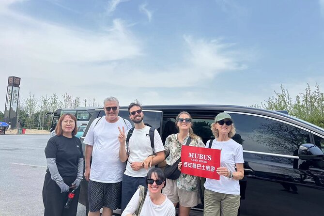 Xi'an: Terracotta Warriors All-Inclusive Bus Tour with Lunch - Lunch around 13:00: keep your energy up